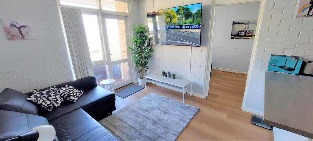 Sky High On Arundel - Central Fremantle Apartment Exterior foto